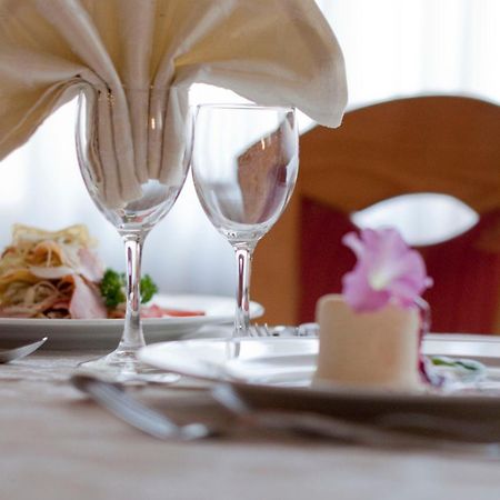 Hotel Al Cervo Tesero Εξωτερικό φωτογραφία